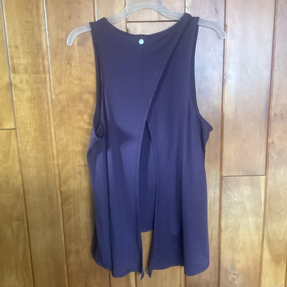 Yogalicious workout top - Picture 2 of 5